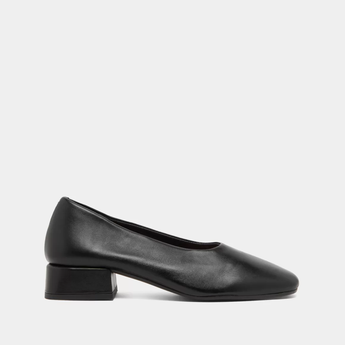 Ballerinas with small heels and rounded tips<Jonak New