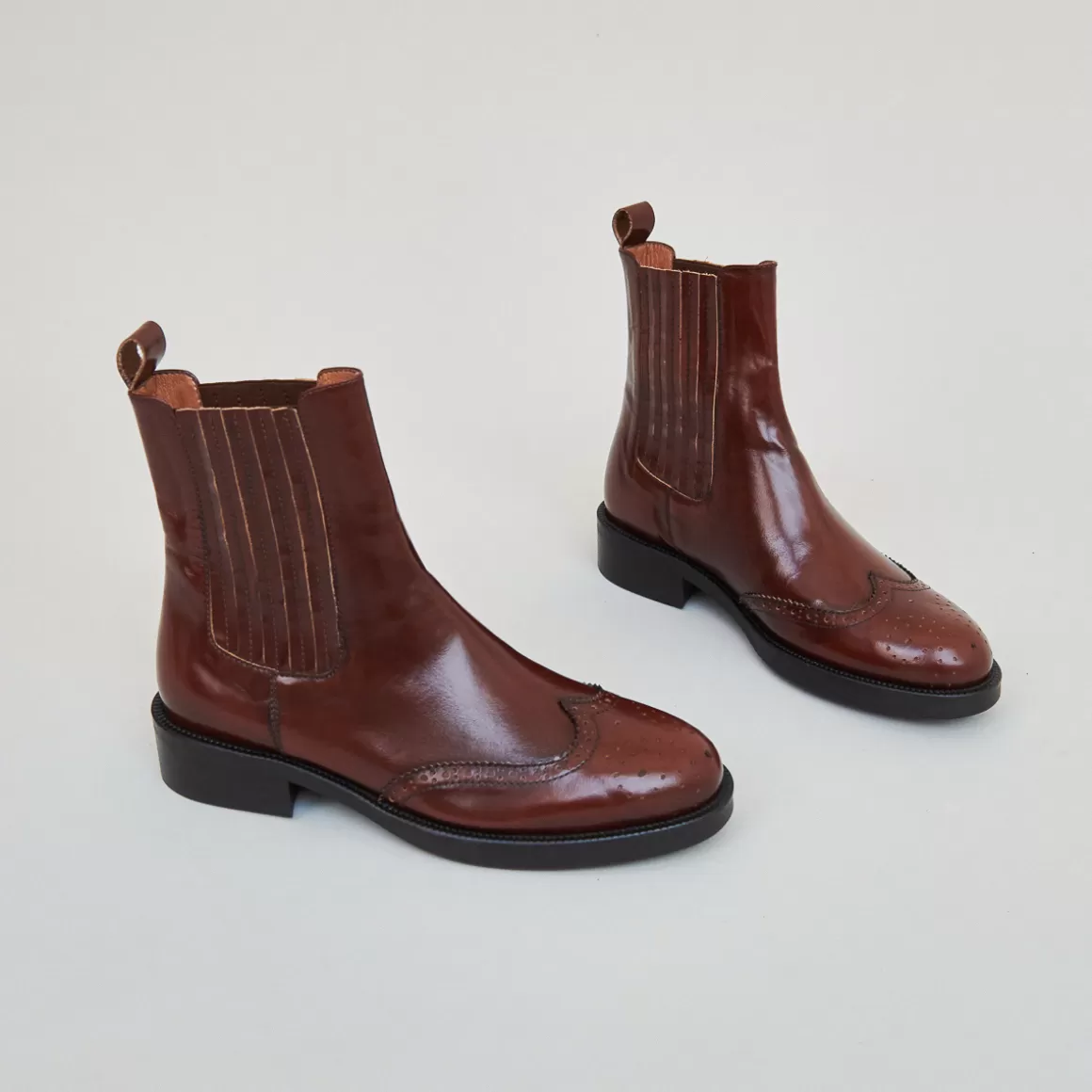 Boots with elastics<Jonak New