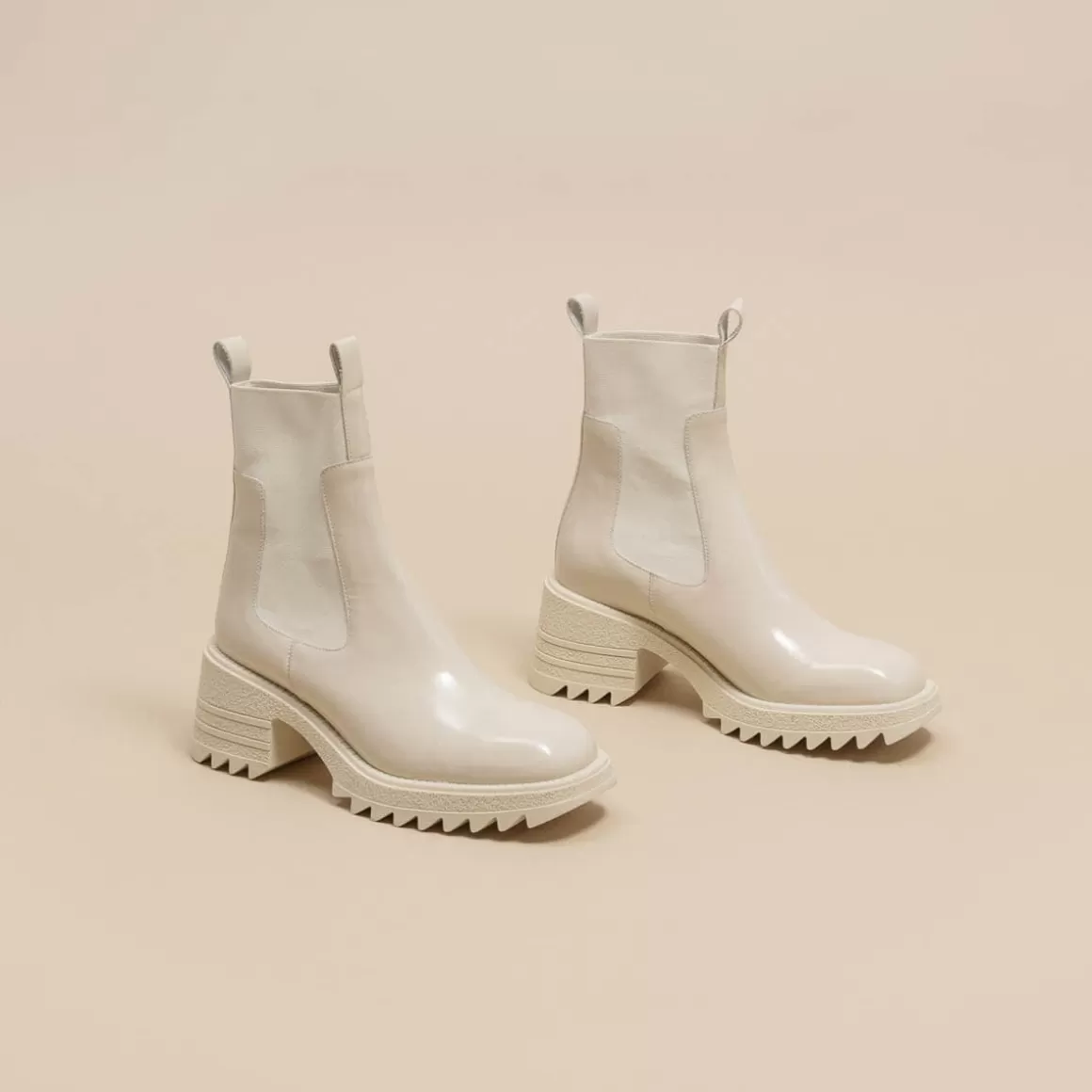 Boots with elastics and notched sole<Jonak Fashion