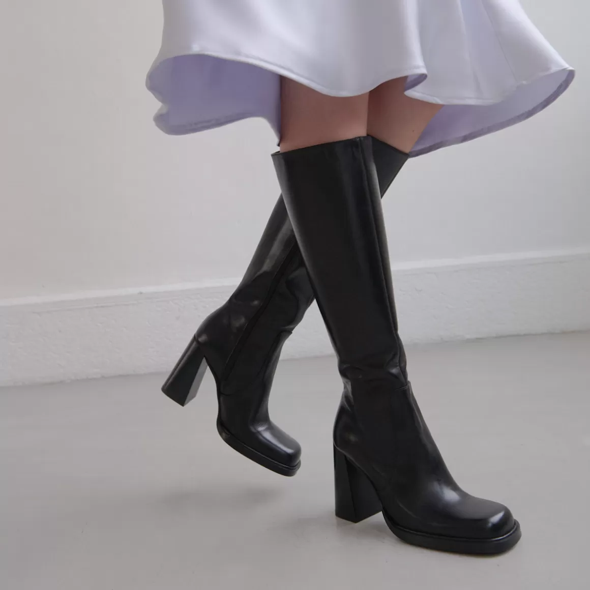 Boots with heels and square toes<Jonak Cheap