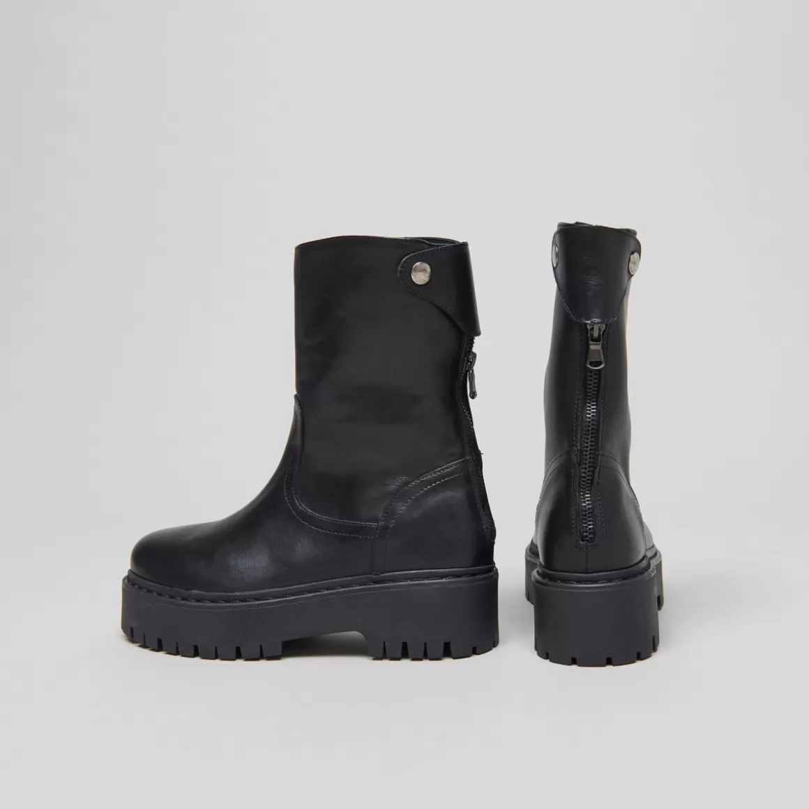 Boots with notched soles<Jonak Online
