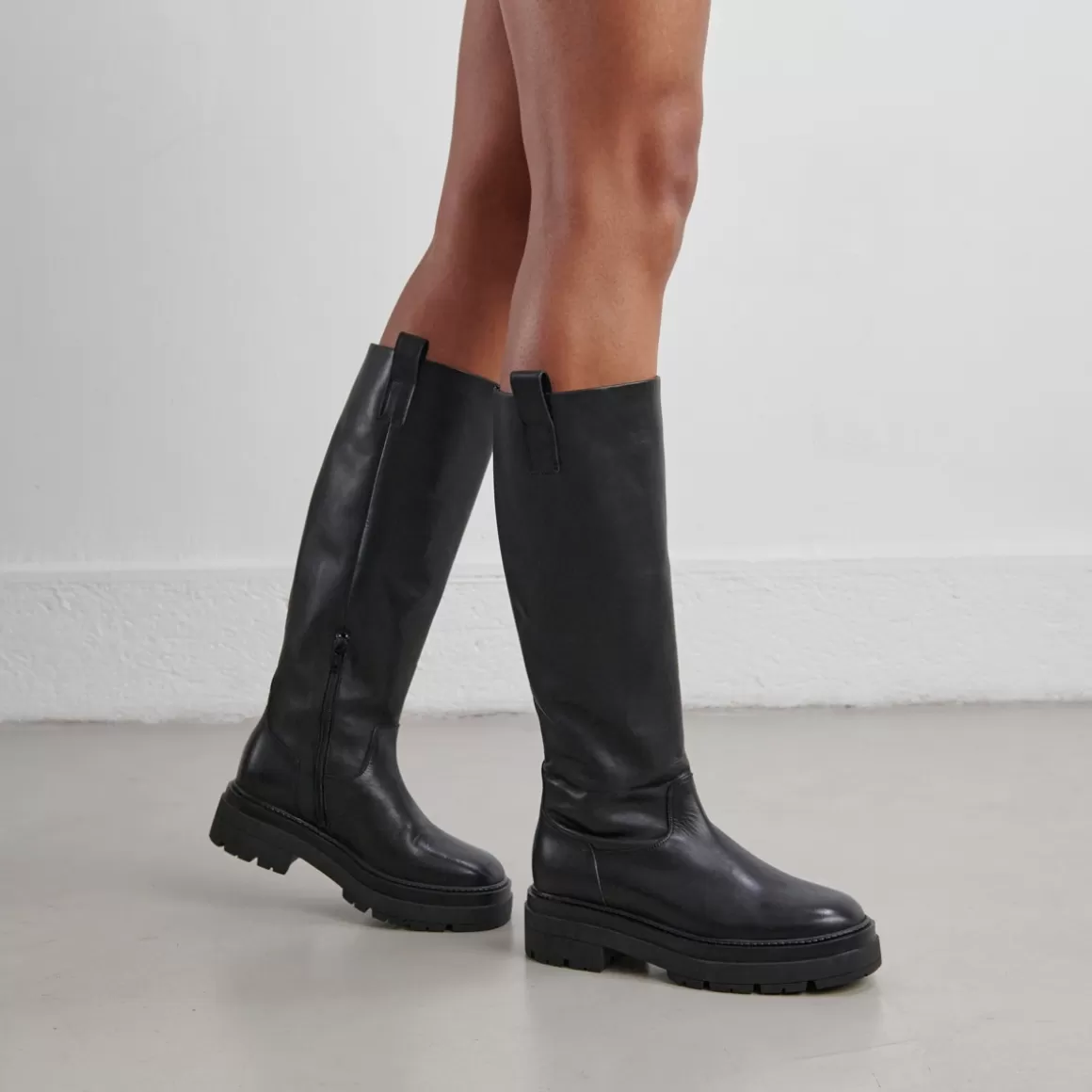 Boots with notched soles and square toe<Jonak Hot