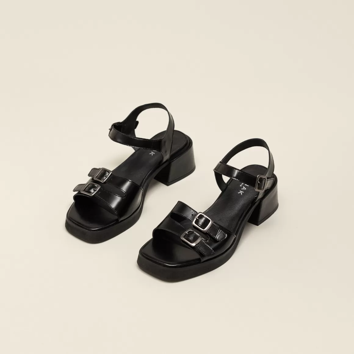 Buckle sandals with square toe<Jonak Online