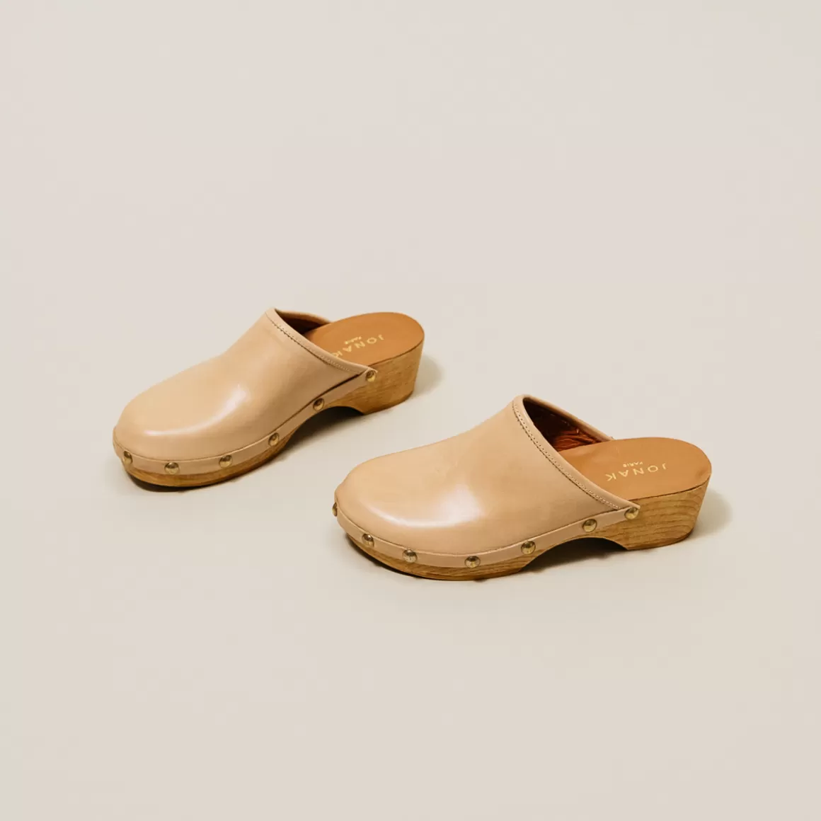 Clogs with studs<Jonak Online