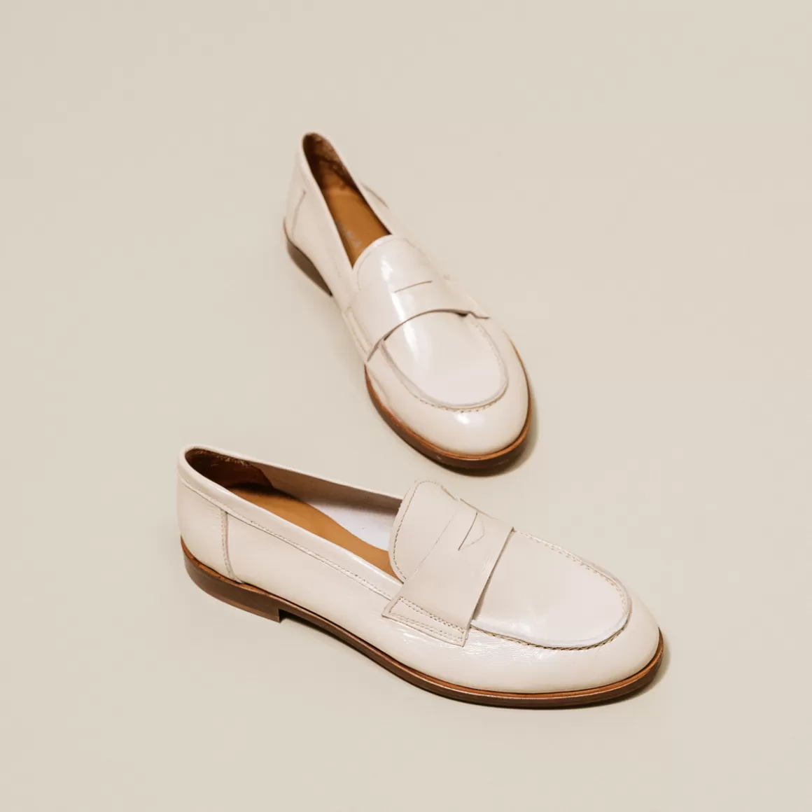 Closed toe and round loafers<Jonak Cheap