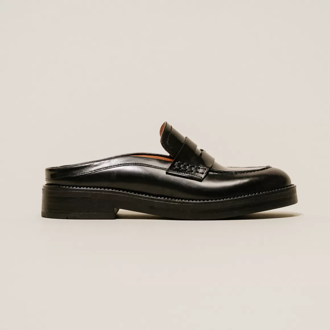 Flat heel loafers with round toe<Jonak Shop