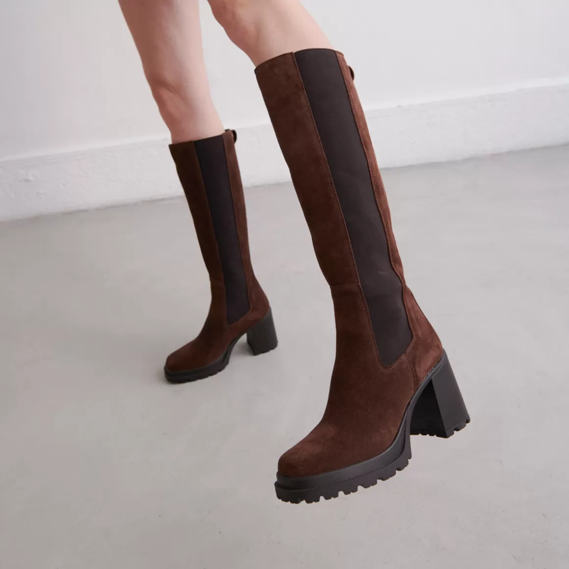 High boots with notched soles<Jonak New