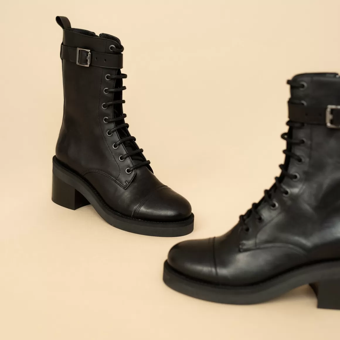Lace-up boots, heels and silver detail<Jonak Fashion