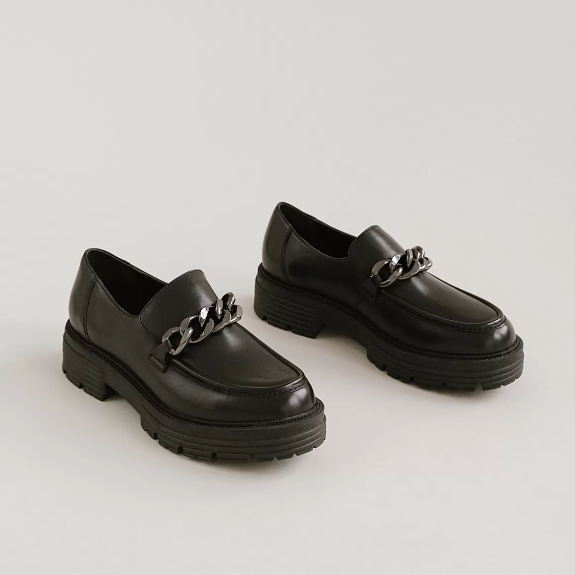 Loafers with chains and notched soles<Jonak Hot