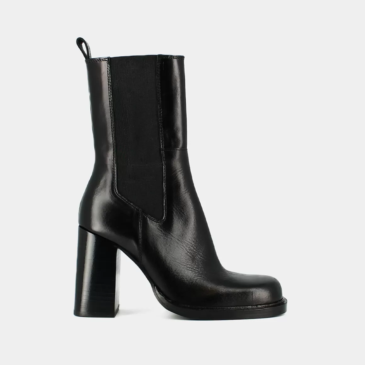 Square-toe heeled boots<Jonak Shop